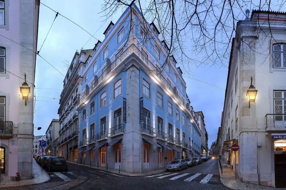 Lisboa Carmo Hotel - Front of property - 2
