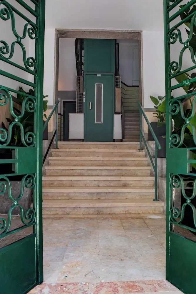Succeed Campo Pequeno Suites - Reception - 1