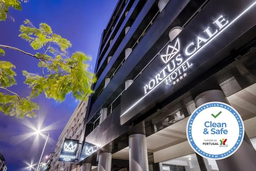 Portus Cale Hotel - Front of property - 2