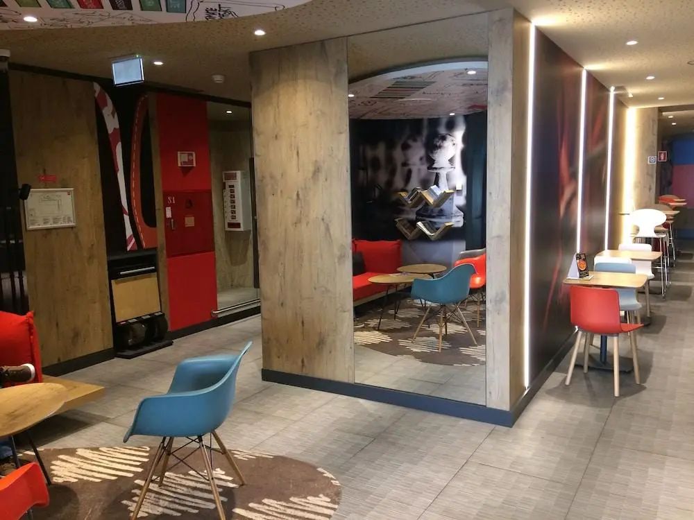 布拉加宜必思酒店 - Lobby - 2