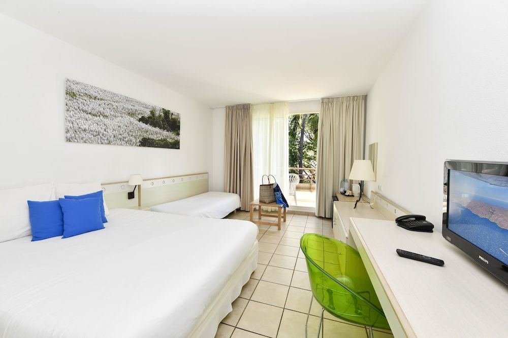 Le Relais de L'Hermitage - Room - 1