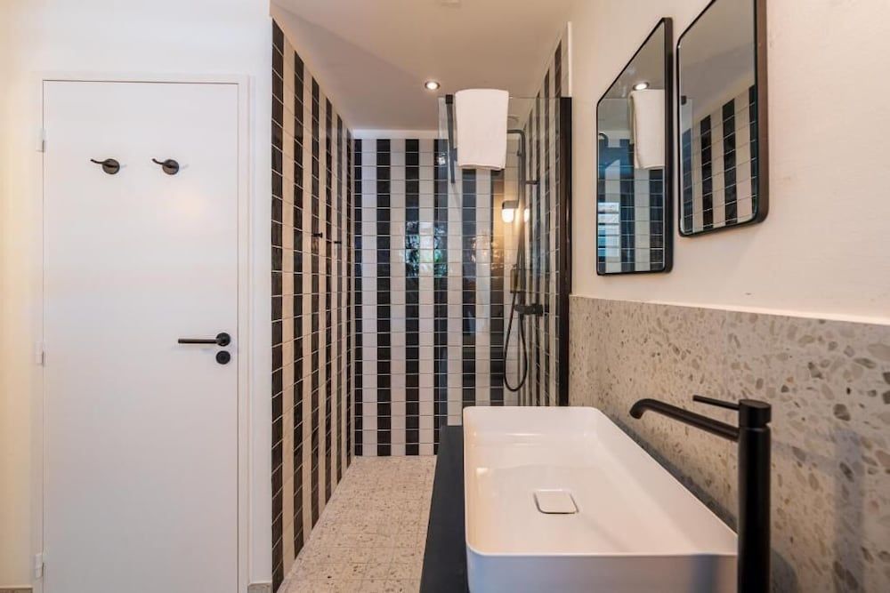 Doudou Hotel by Dina Mogarbine - Bathroom - 4