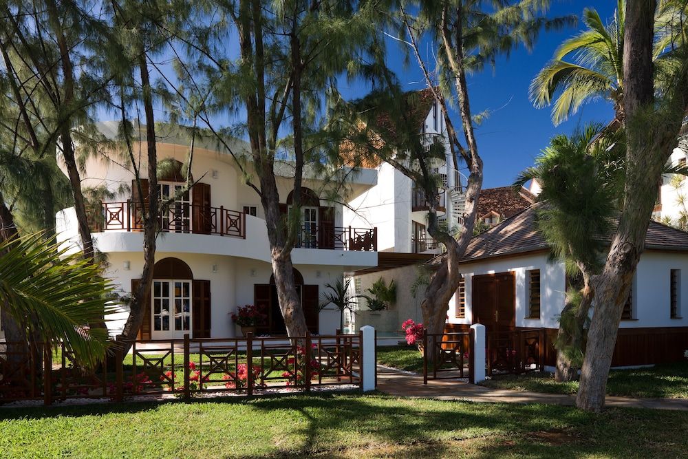 Le Saint Alexis - Exterior - 1