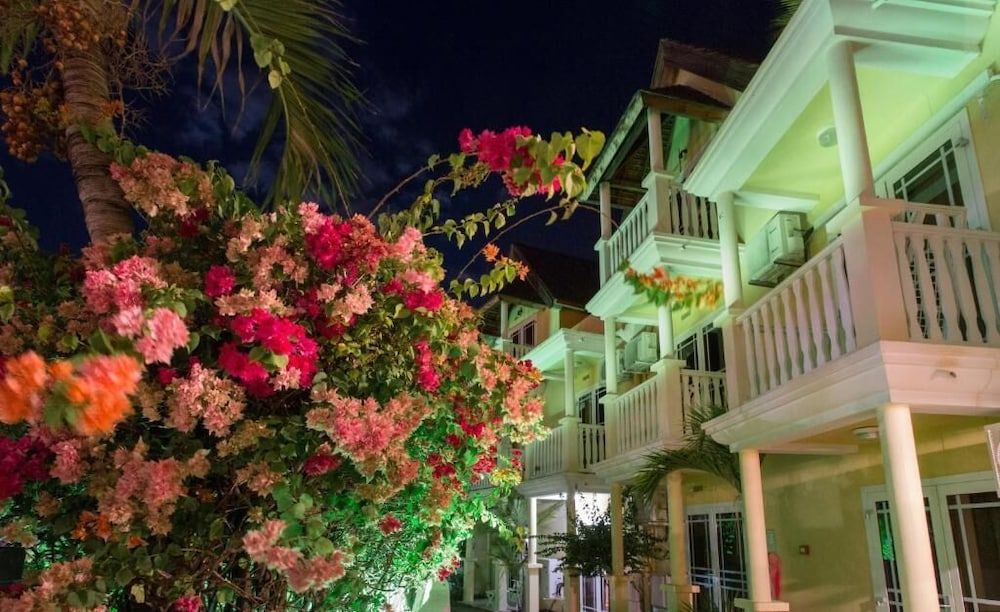 Ermitage Boutik Hôtel - Exterior - 4