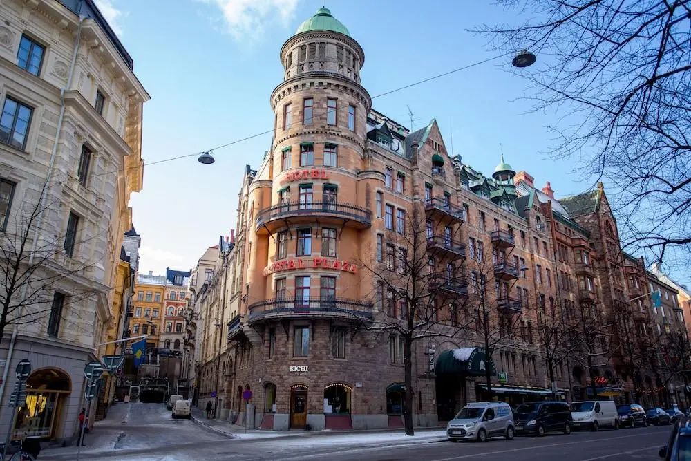Crystal Plaza Hotel - Front of property - 2