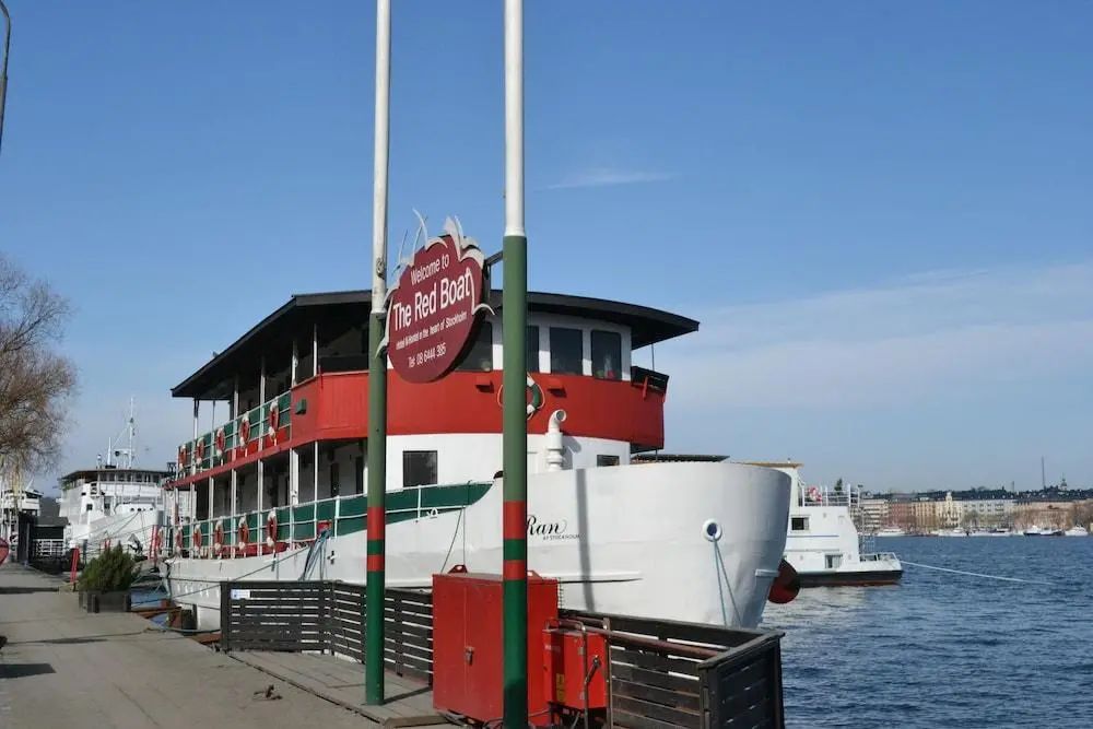 The Red Boat - Front of property - 2