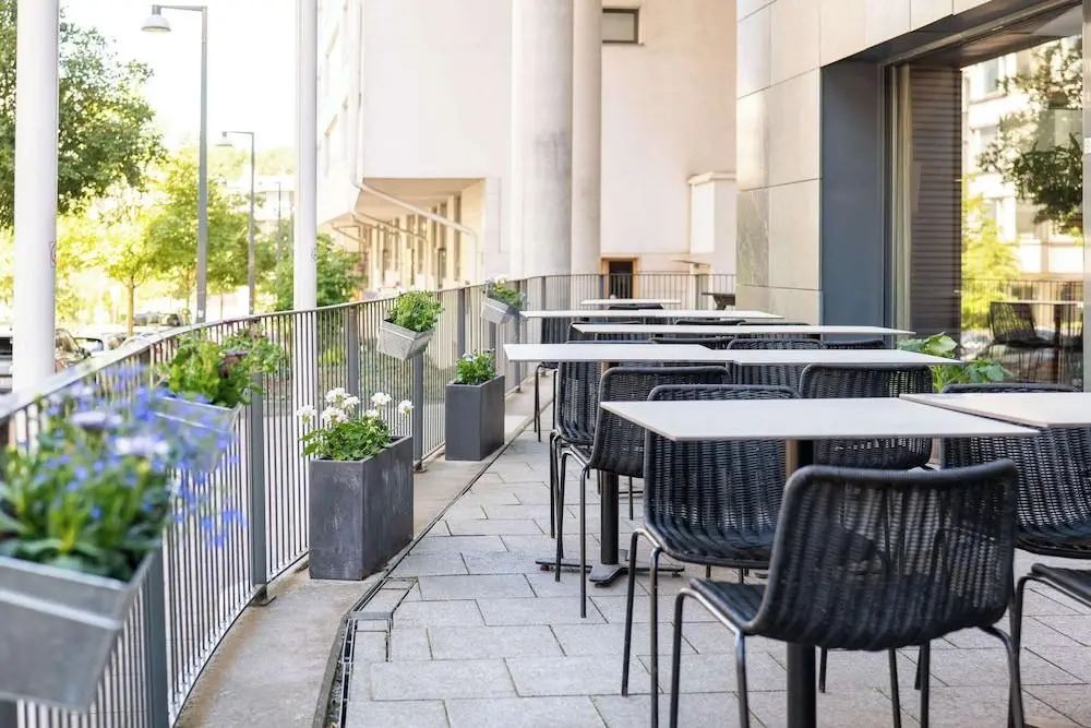 Best Western Plus Park City Hammarby Sjostad - Outdoor dining - 2