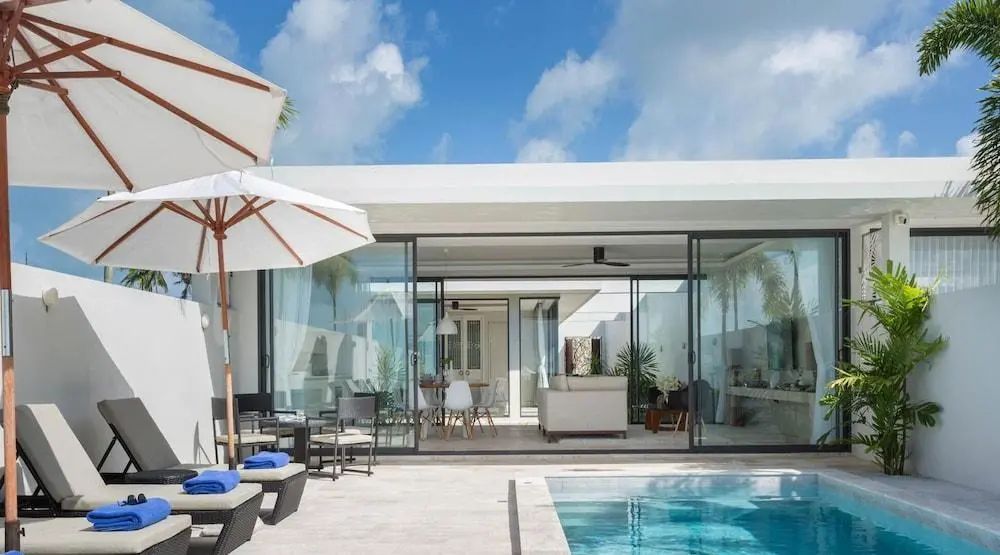 Skye Beach Hotel - Front of property - 4