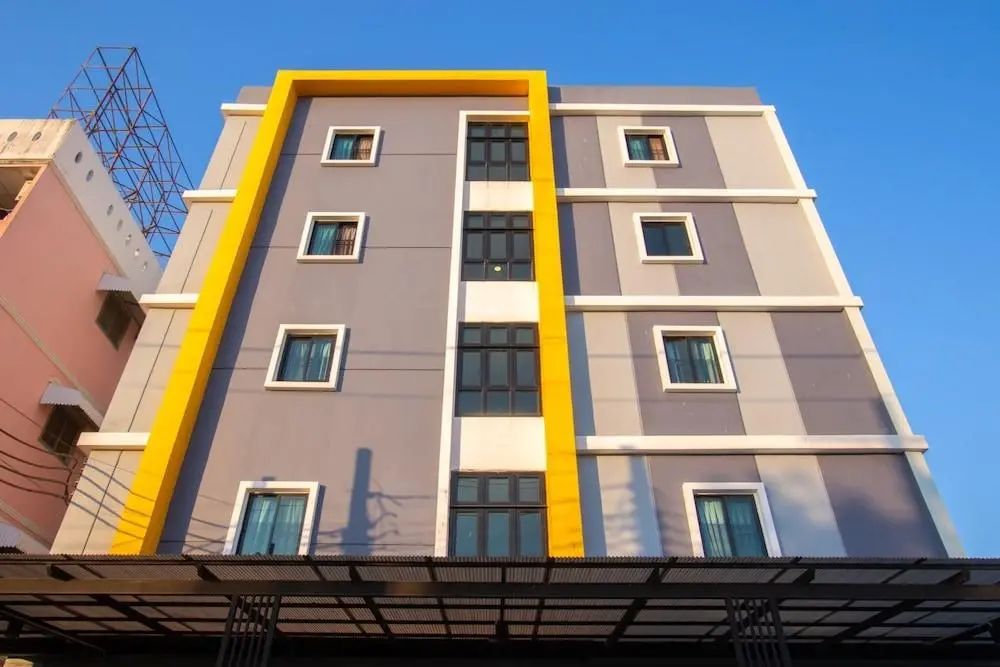 Salinsiri at Lat Krabang - Front of property - 2