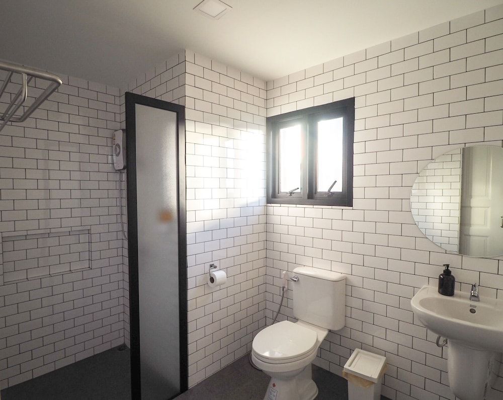 WIW Minihotel - Bathroom - 1