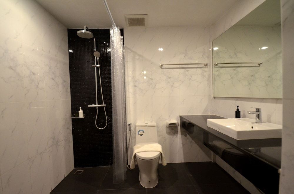 Sila Pool Villa - Bathroom - 1