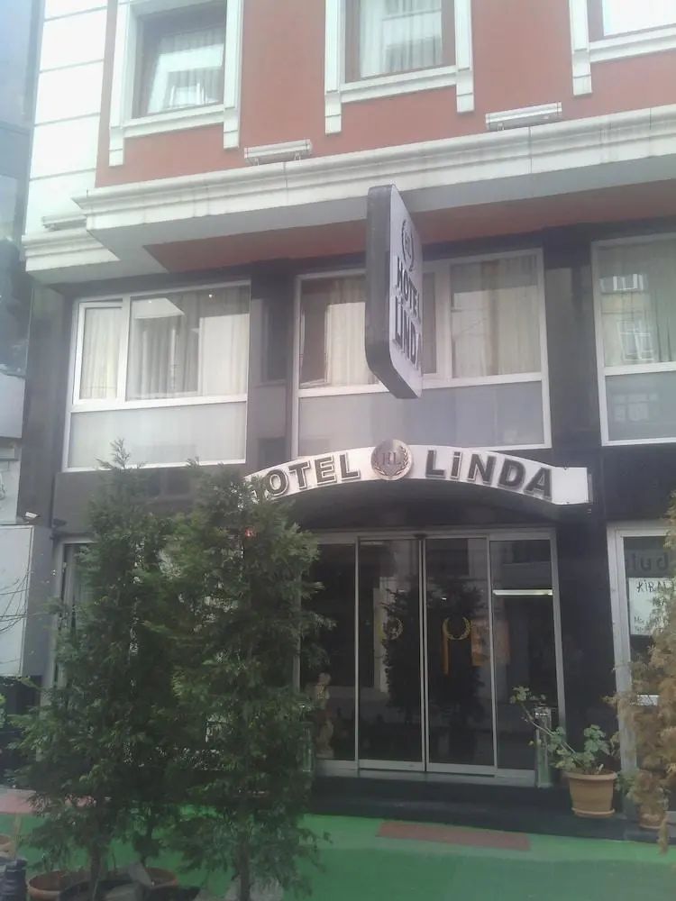 Hotel Linda - Front of property - 2