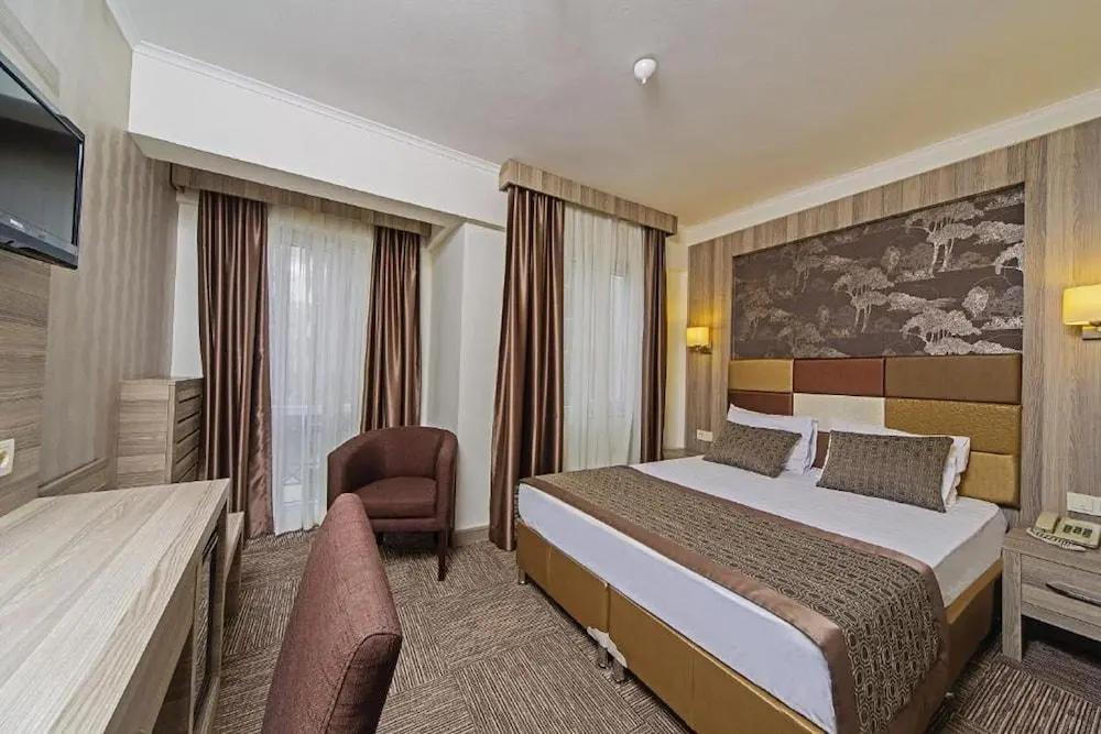 Pera Arya Hotel photo