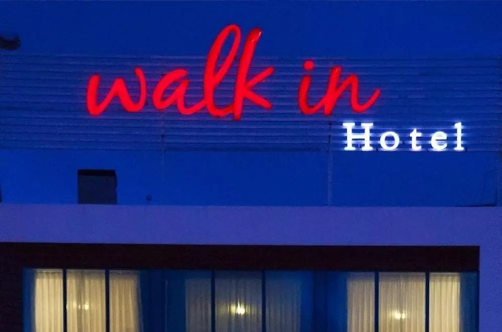 Walk In Hotel photo