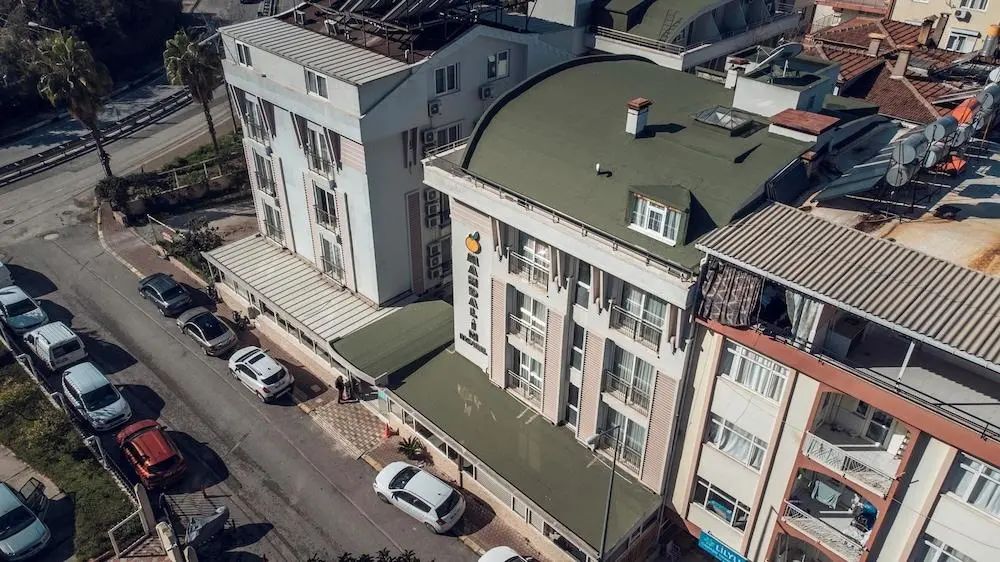 Hotel Mandalin - Front of property - 2