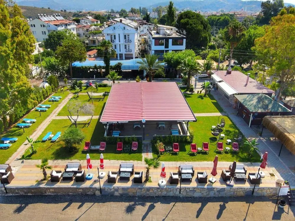 Yücel Hotel - Front of property - 4