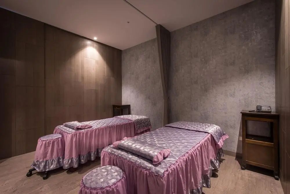 Uher Luxury Resort & Hotel - Massage - 2