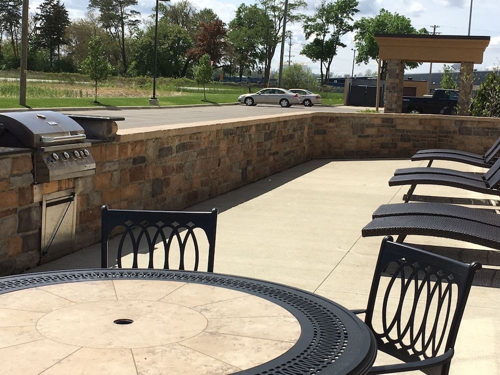 Hampton Inn & Suites Sandusky/Milan - BBQ/picnic area