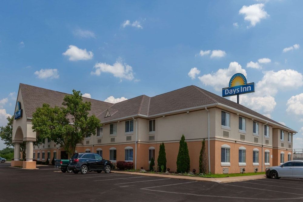 Days Inn by Wyndham Milan Sandusky South - Exterior - 1