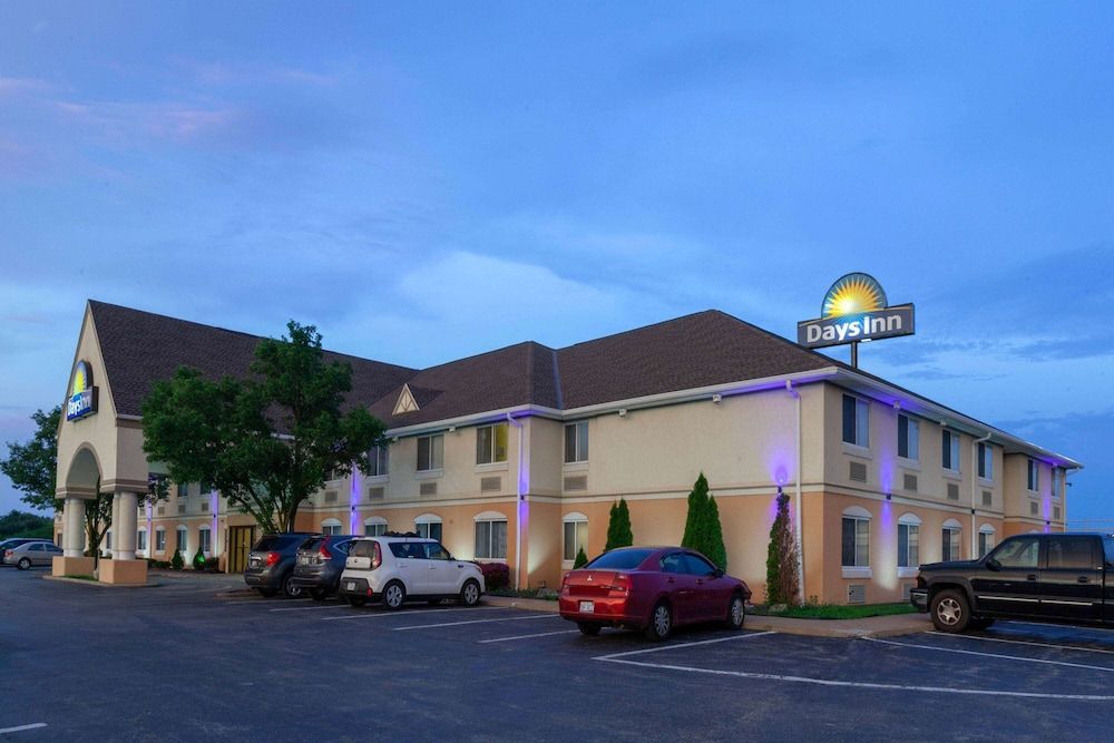 Days Inn by Wyndham Milan Sandusky South - Exterior - 2