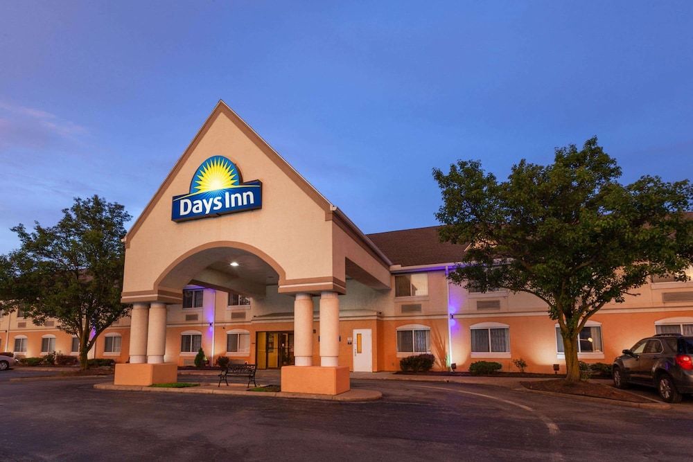 Days Inn by Wyndham Milan Sandusky South - Exterior
