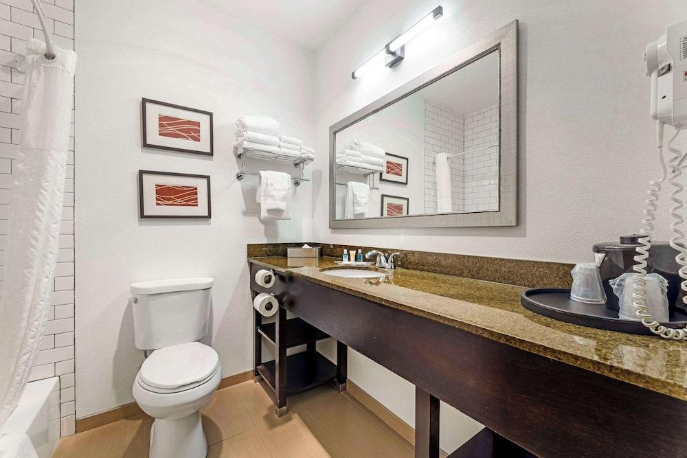 Comfort Suites Near Vancouver Mall - Room - 2