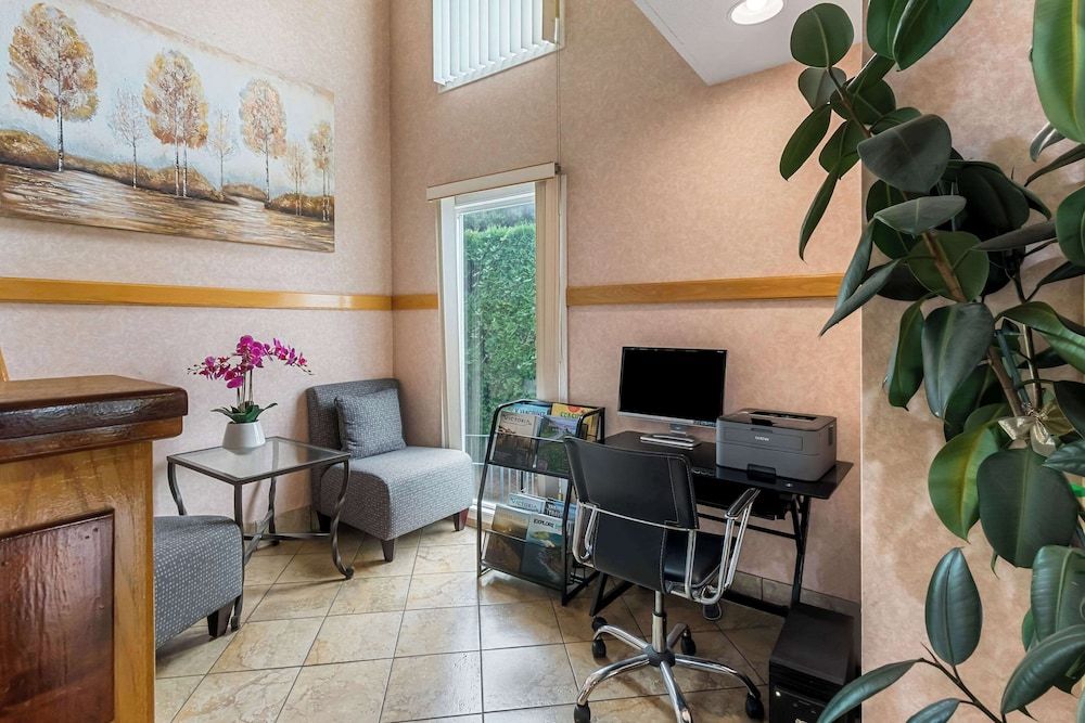 Quality Inn & Suites Vancouver - Hazel Dell - Business center
