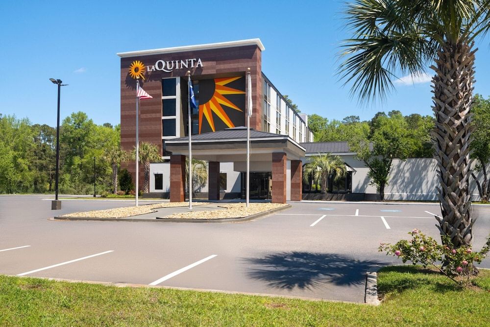 La Quinta Inn & Suites by Wyndham Myrtle Beach - Exterior - 2