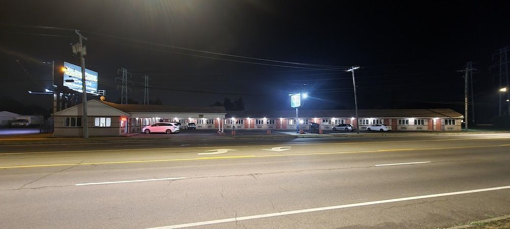 Sterling Inn Niagara Falls near IAG Airport - Exterior
