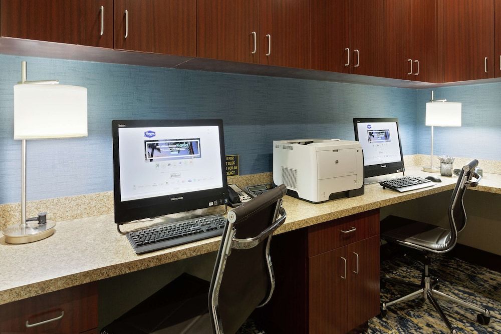 Hampton Inn & Suites Wellington - Business center