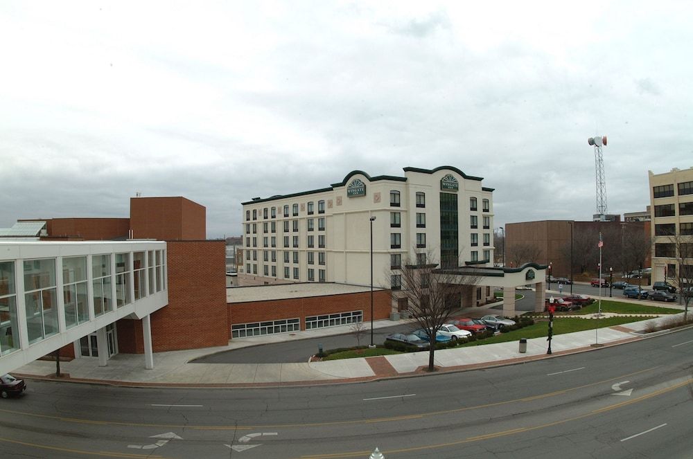 Wingate by Wyndham Lima Downtown - Exterior - 2