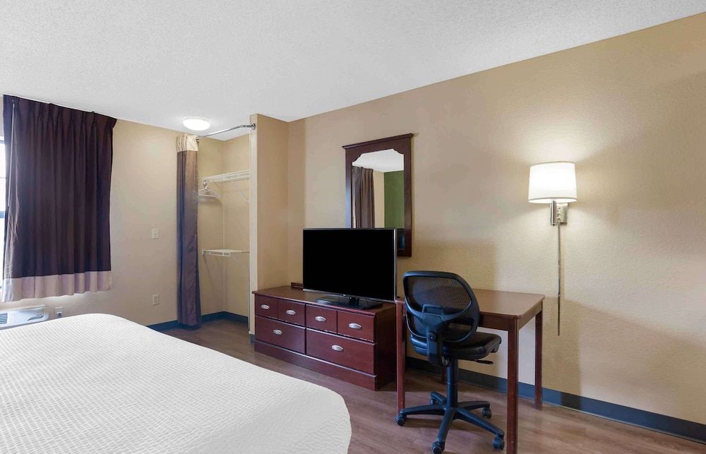 Extended Stay America Suites Orlando Theme Parks Major Blvd - Room - 2