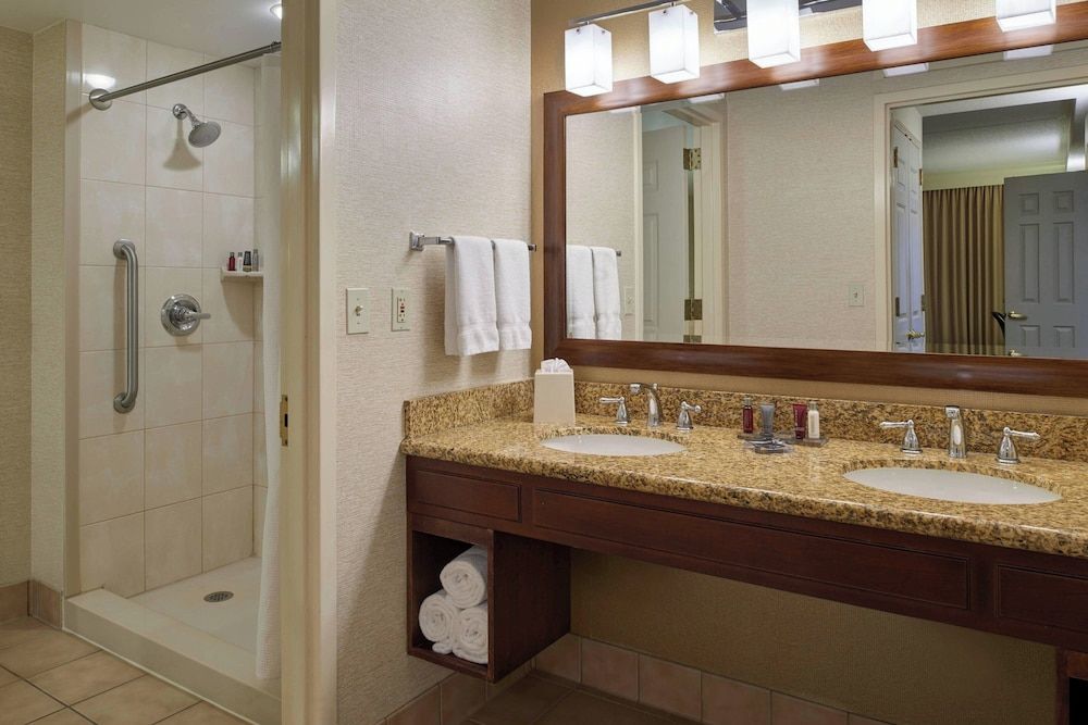Chicago Marriott Midway - Bathroom - 2