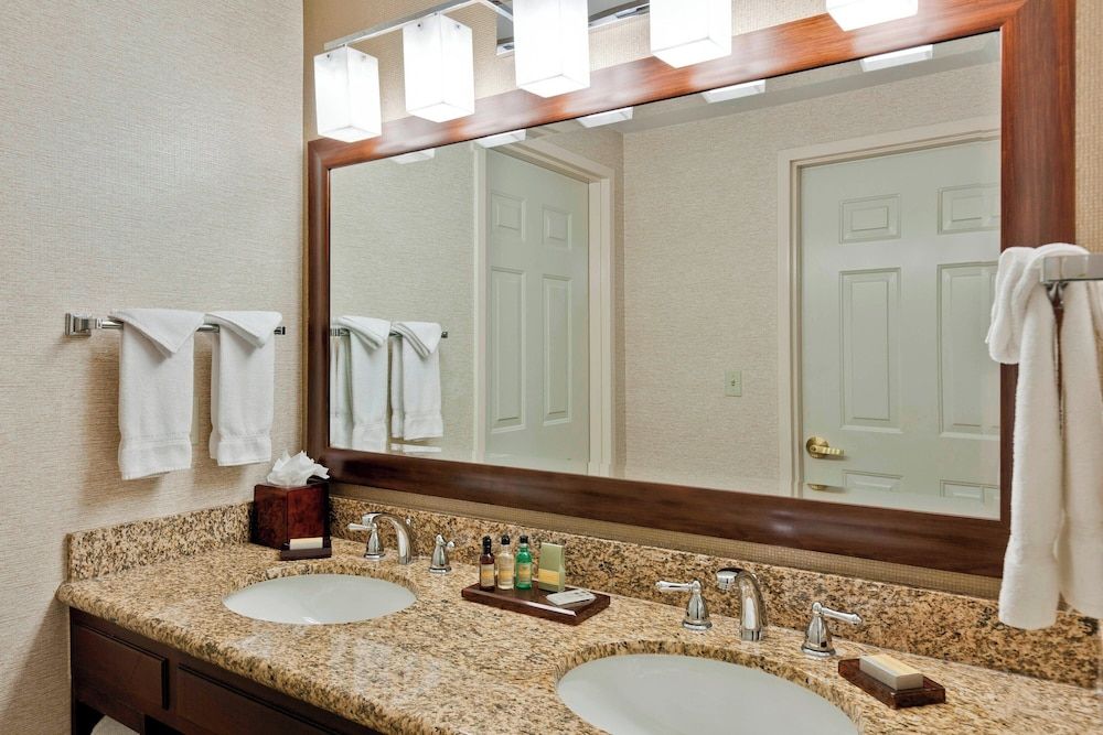 Chicago Marriott Midway - Bathroom - 1
