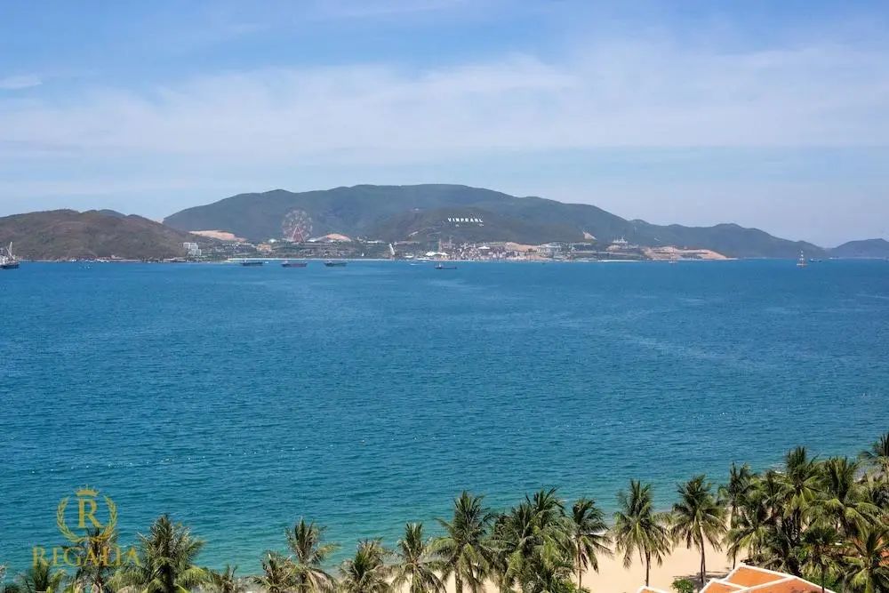 Regalia Hotel - Beach ocean view - 2