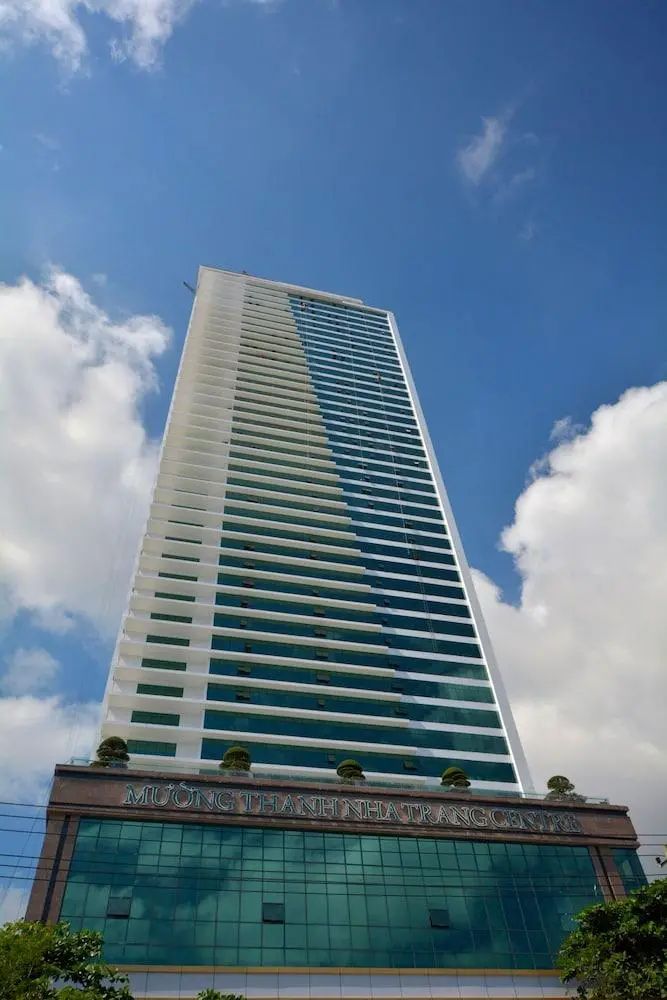 Muong Thanh Luxury Nha Trang Hotel - Front of property - 2