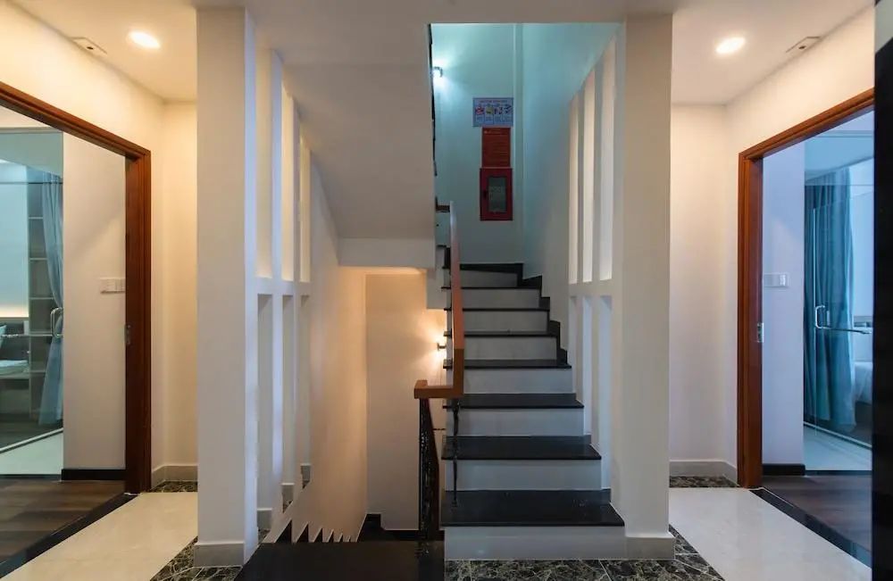 Holi Anna Boutique - Interior entrance