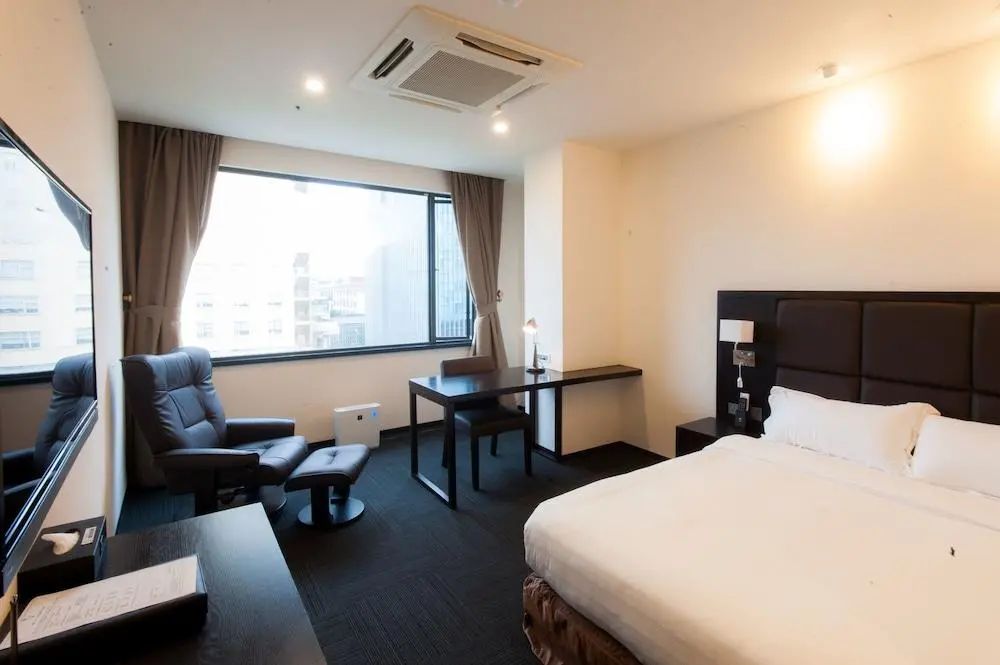 Sakura Hotel - Street view - 2