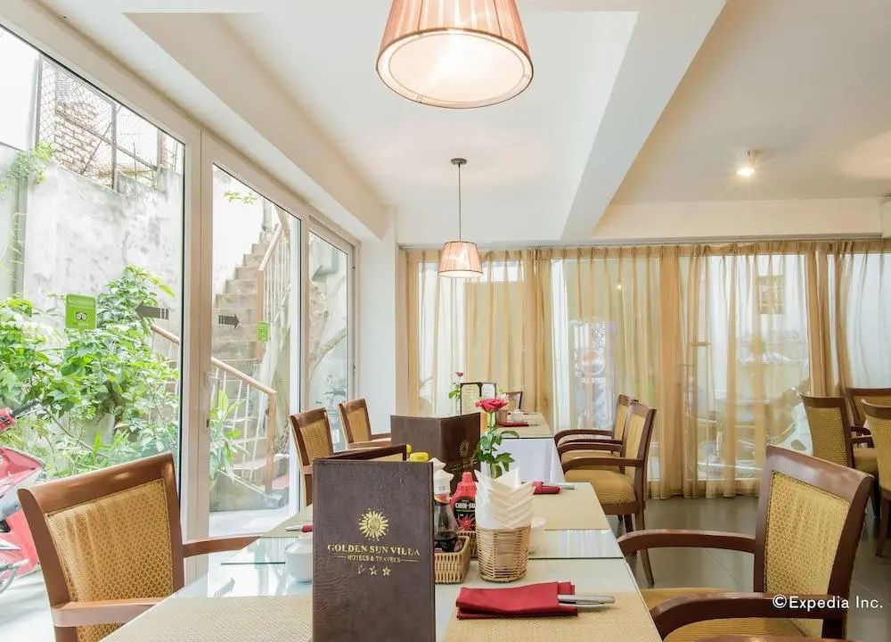 Golden Sunshine Villa Hotel and Travel - Front of property - 2