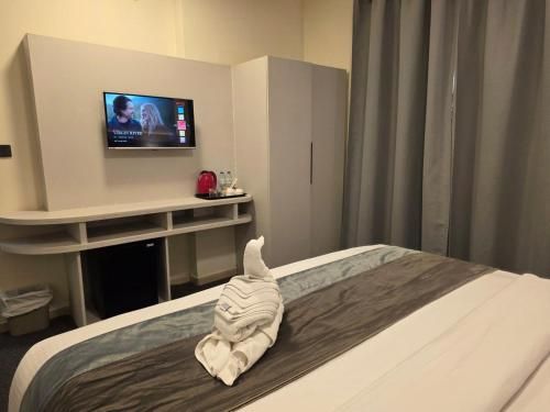 Deluxe Two Bedroom with Stunning sun setting in to the sea photo 5