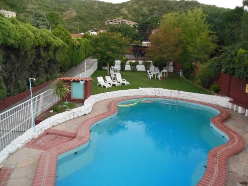 Hotel Aoma Villa Carlos Paz - Swimming pool - 2