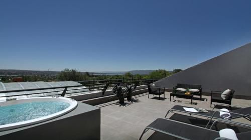 Pinares Panorama Suites, Spa & Convention Center - Balcony/terrace - 3