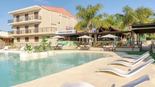 Wooden Hotel - Swimming pool