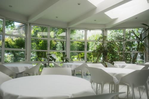 City-Hotel - Bar/lounge - 4