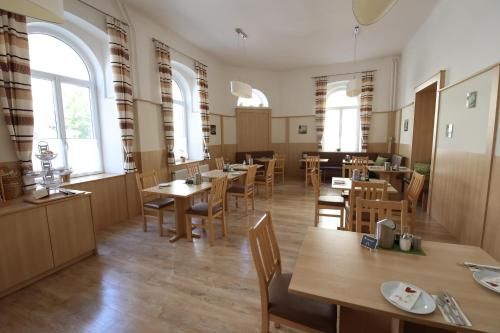 Hotel "Wilder Mann" - Restaurant - 4