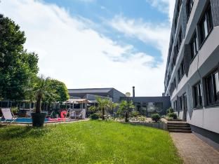 Ibis Styles Linz - Swimming pool - 1