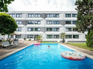 Ibis Styles Linz - Swimming pool