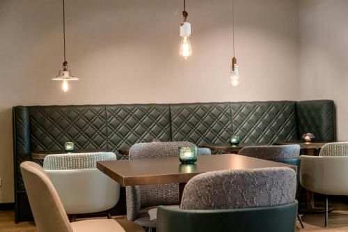 Motel One Linz-Hauptplatz - Bar/lounge - 3