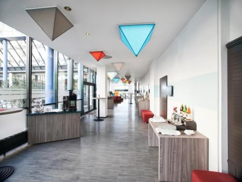 Steigenberger Hotel Linz - Lobby - 3
