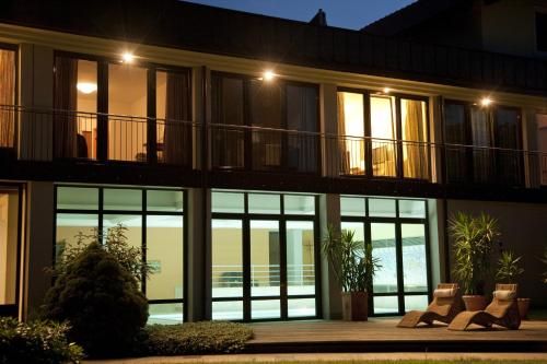 Hotel Alhartinger Hof - Entrance - 1